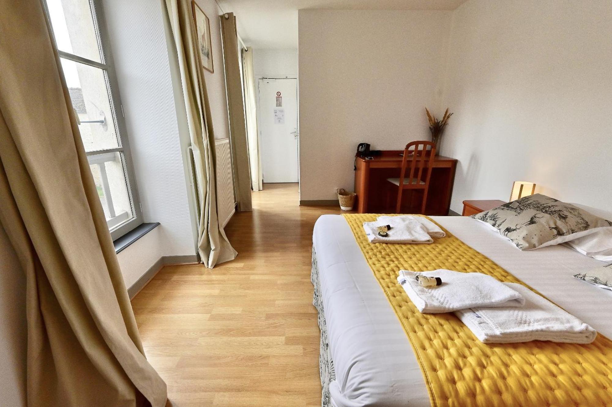 Hotel La Cuisine Des Lulus Montainville  外观 照片
